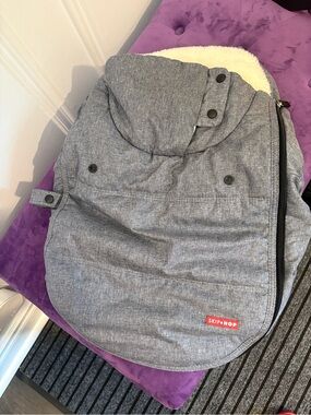Skip Hop Gray Heathered Infant Footmuff with Cream Lining